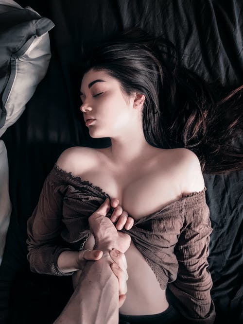 Lire la suite à propos de l’article Comment rendre folle une femme au lit ?